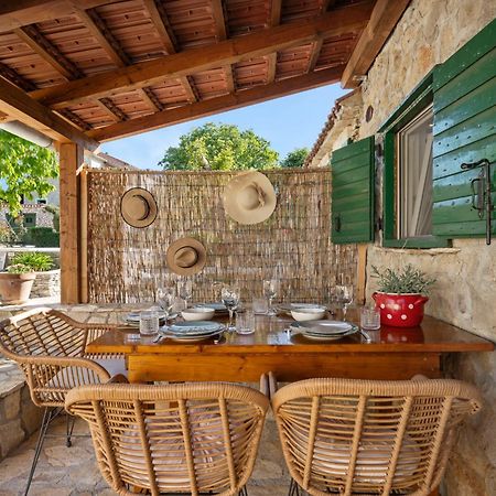Kalpic Suites & Villa Лозовац Екстериор снимка