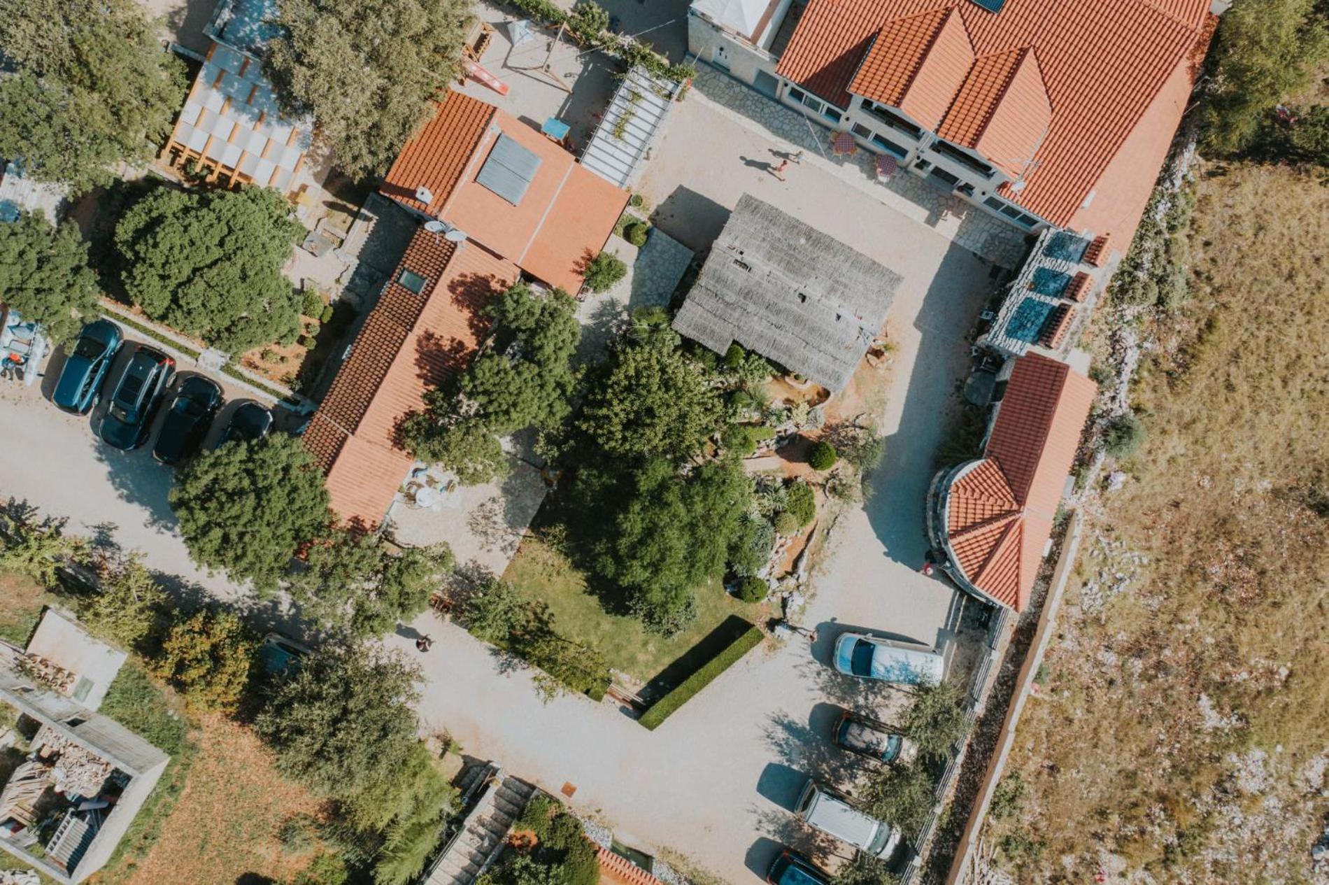 Kalpic Suites & Villa Лозовац Екстериор снимка