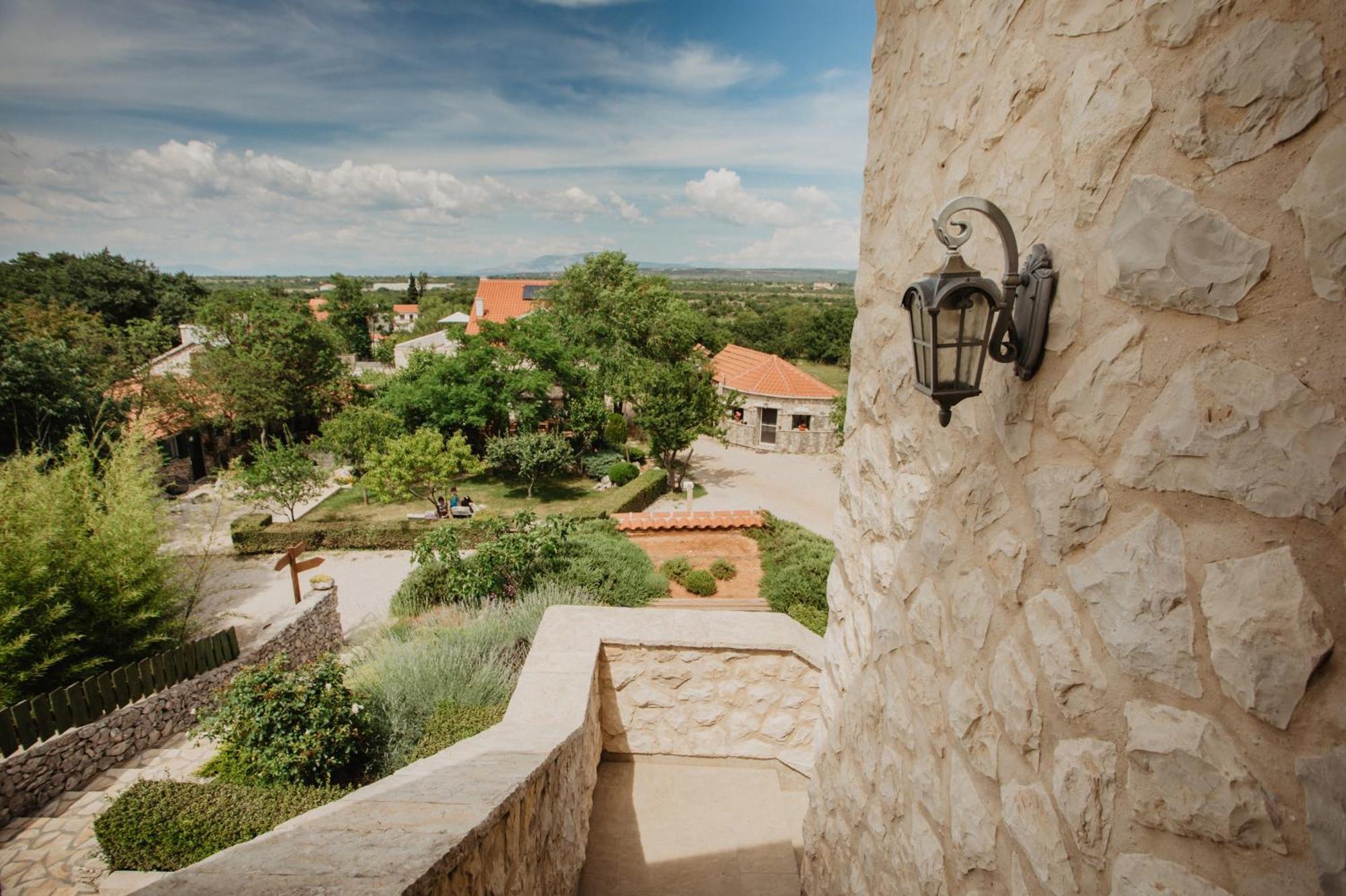 Kalpic Suites & Villa Лозовац Екстериор снимка