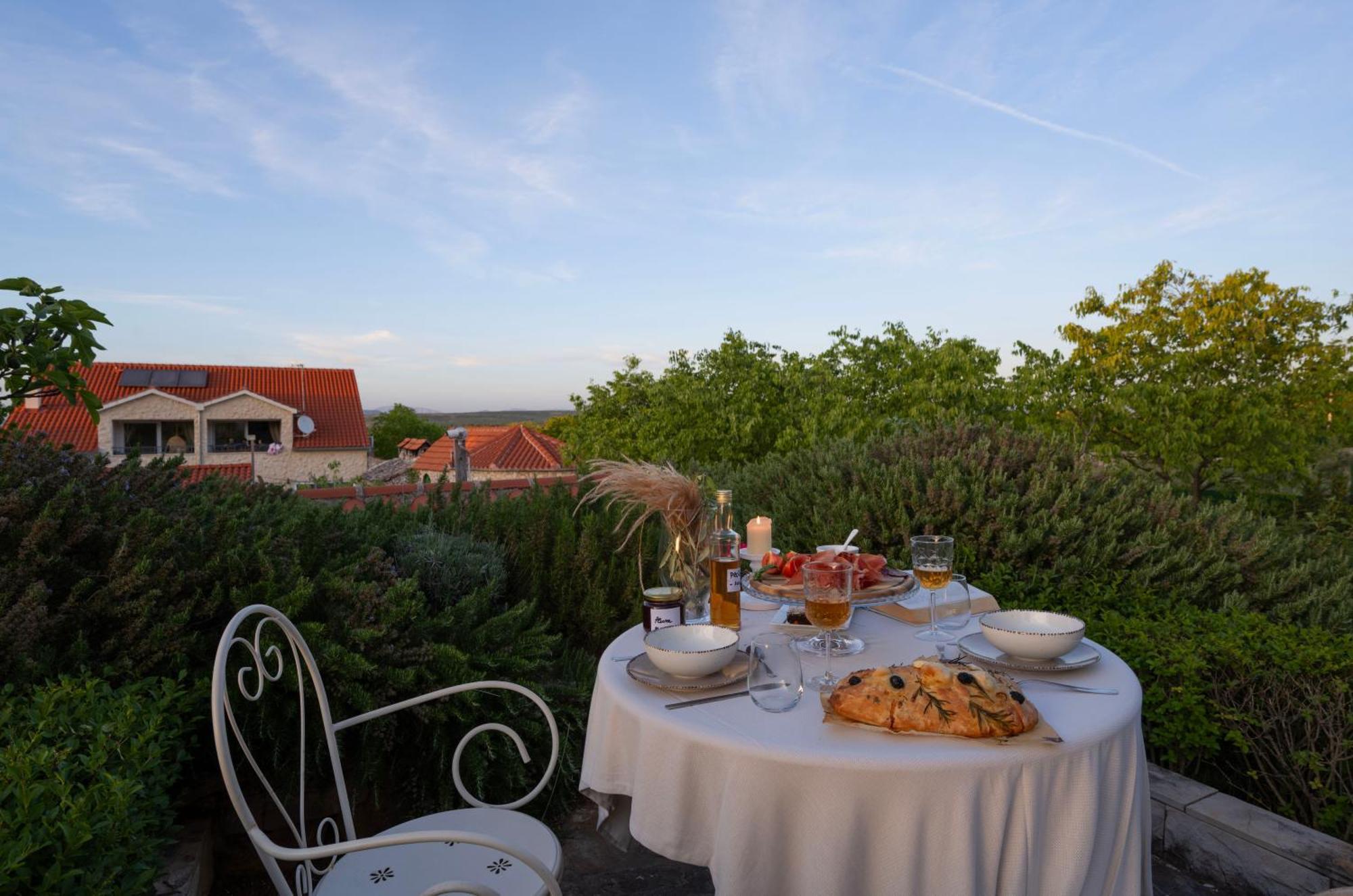 Kalpic Suites & Villa Лозовац Екстериор снимка
