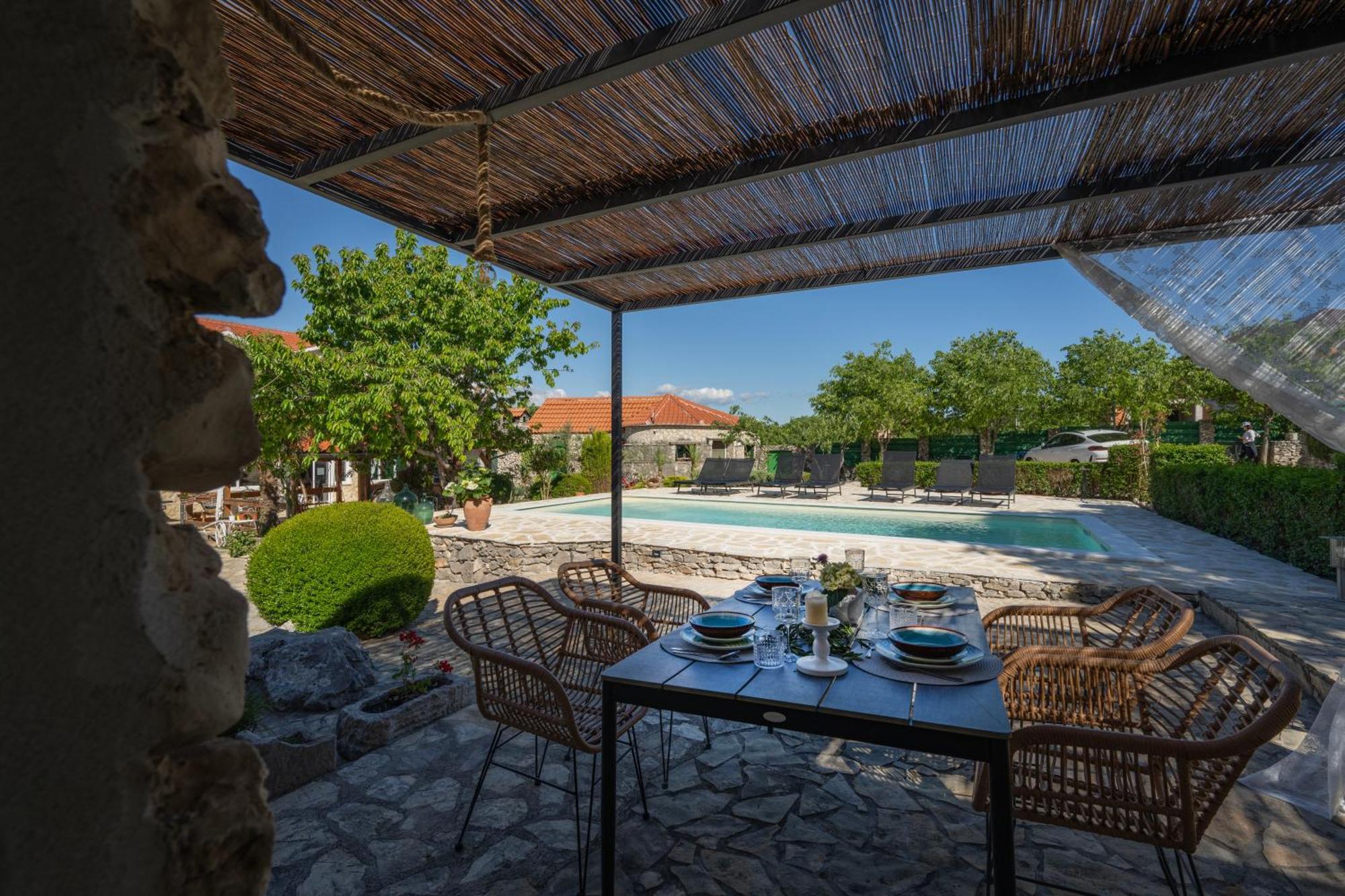 Kalpic Suites & Villa Лозовац Екстериор снимка