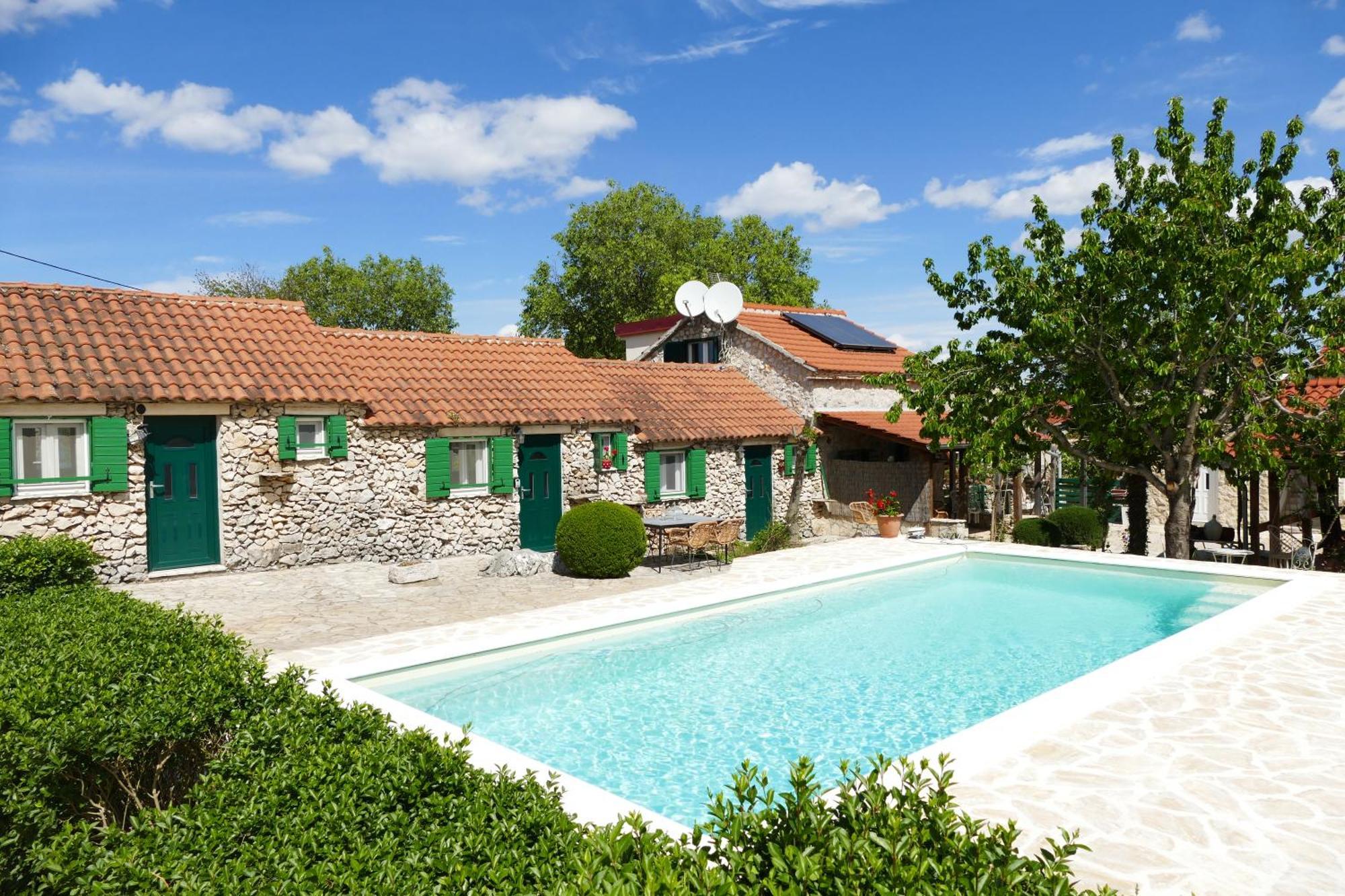 Kalpic Suites & Villa Лозовац Екстериор снимка