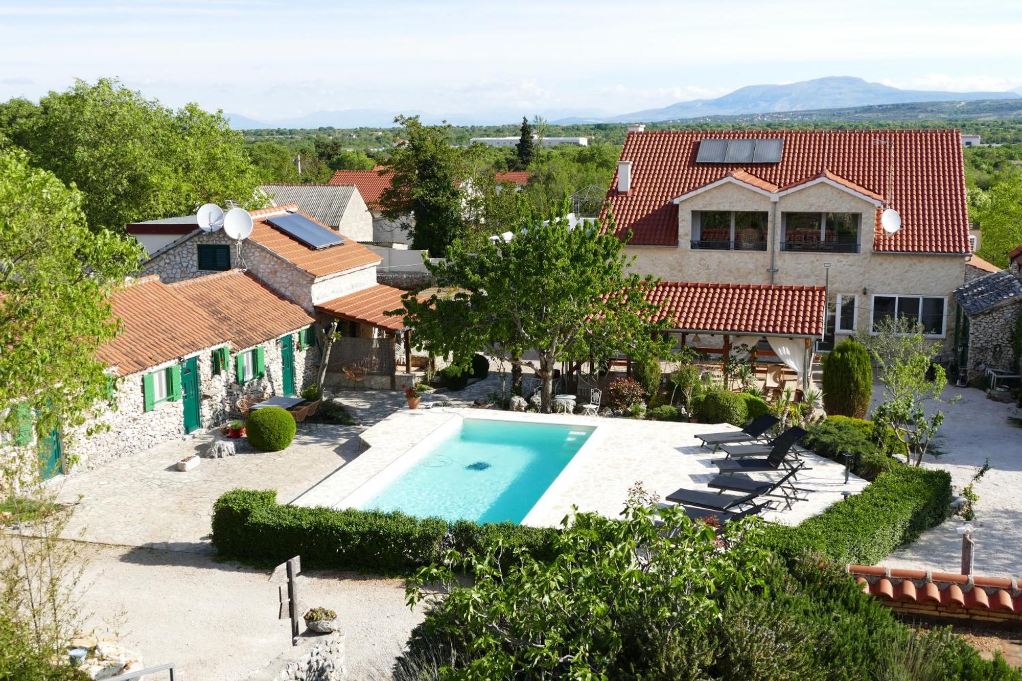 Kalpic Suites & Villa Лозовац Екстериор снимка