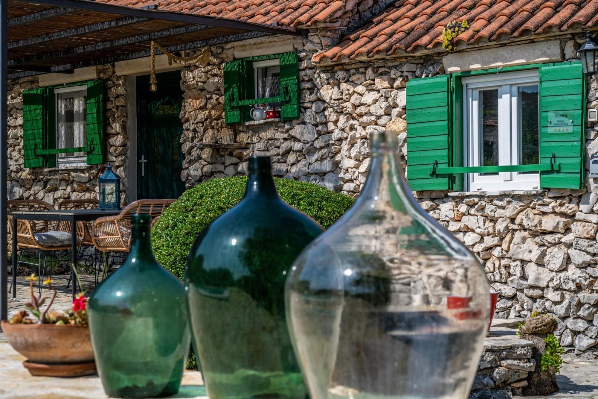 Kalpic Suites & Villa Лозовац Екстериор снимка