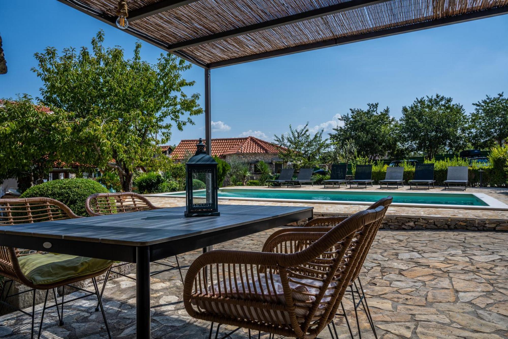 Kalpic Suites & Villa Лозовац Екстериор снимка
