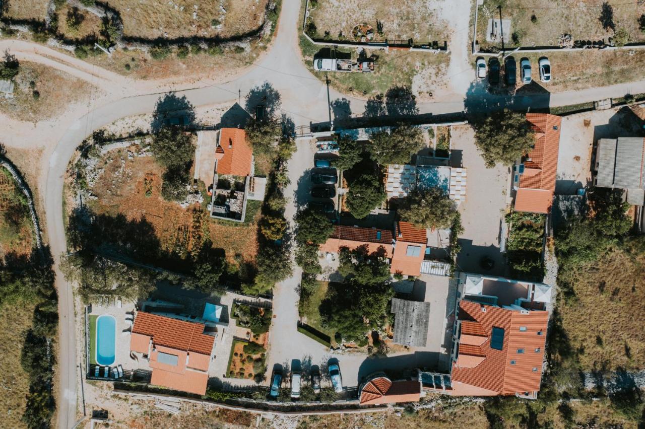 Kalpic Suites & Villa Лозовац Екстериор снимка